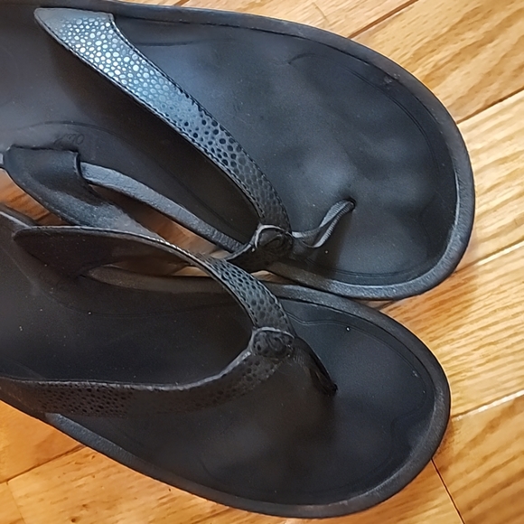 Olukai Sandals - Picture 9 of 9